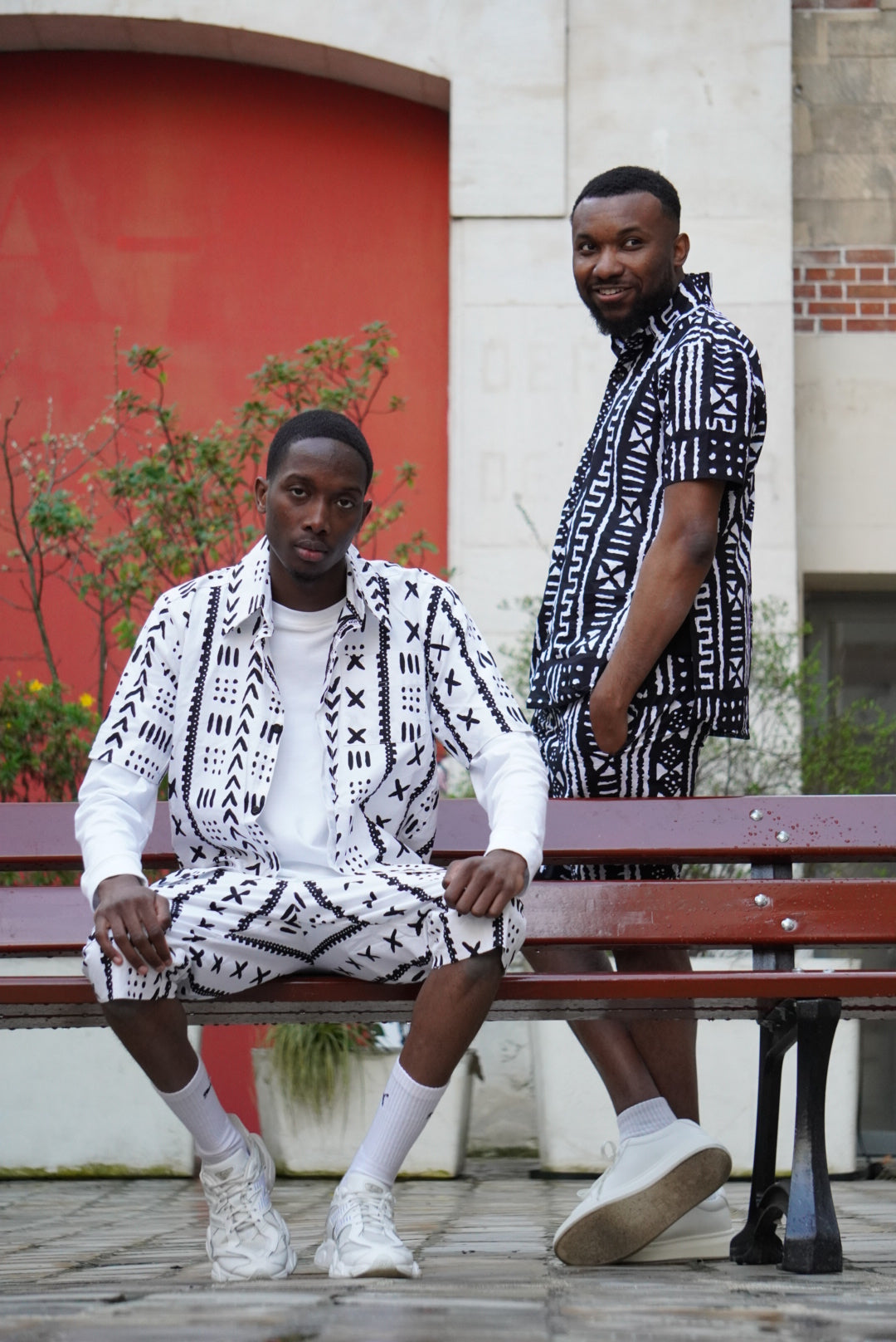 Ensemble bogolan été porté – short et t-shirt artisanal africain style afro mode estivale