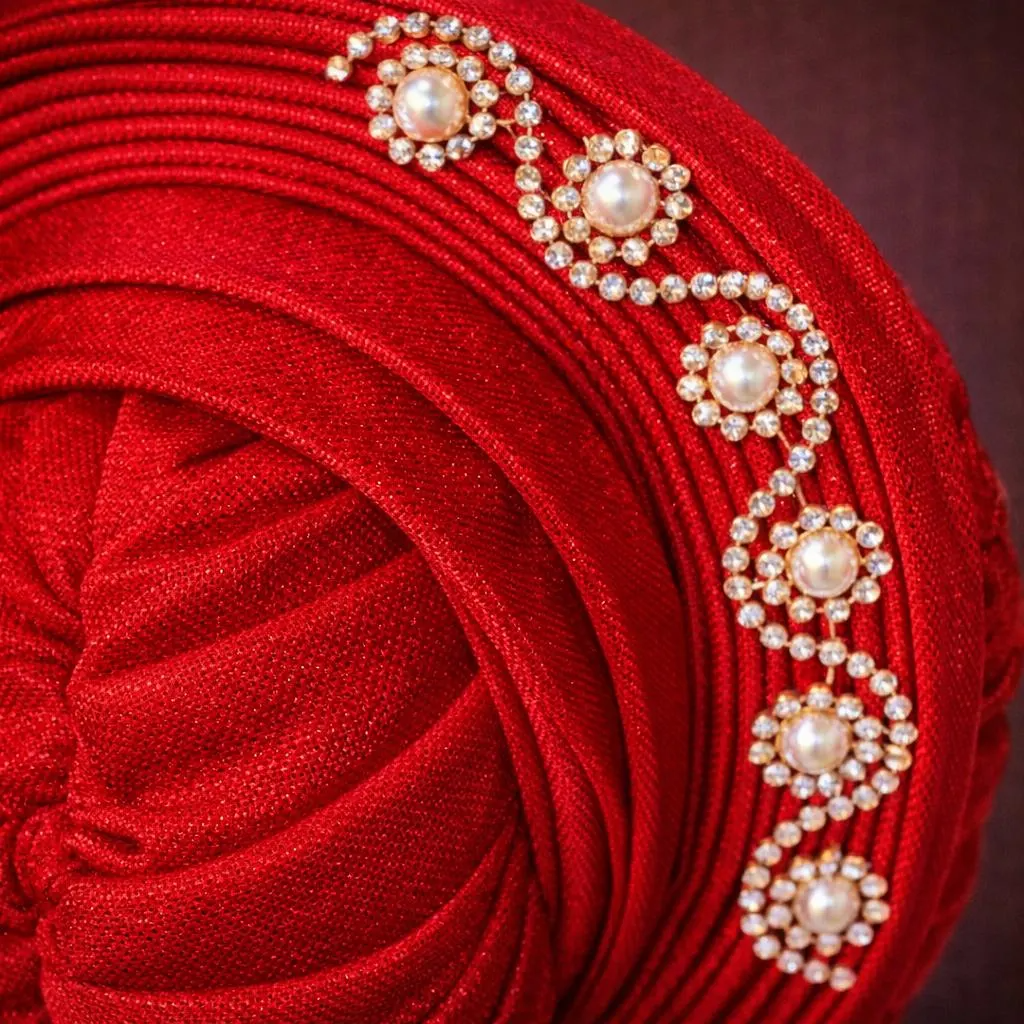 Glam Gélé rouge ornements perles blanches mariage cérémonie — Cissey Clothing