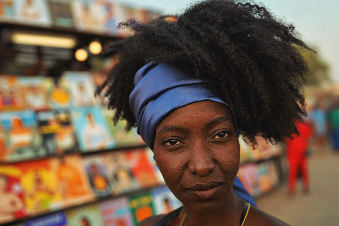 Turban adapté aux cheveux 4C sans pression sur le cuir chevelu