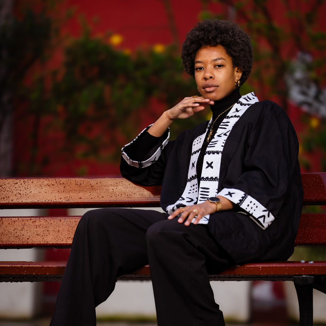 Kimono unisexe afro moderne bogolan noir et blanc – vêtement africain mixte élégant