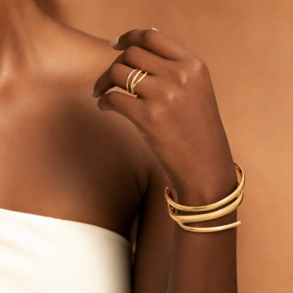 Duo Bracelet & Bague Ondulés — portrait studio — Cissey Clothing